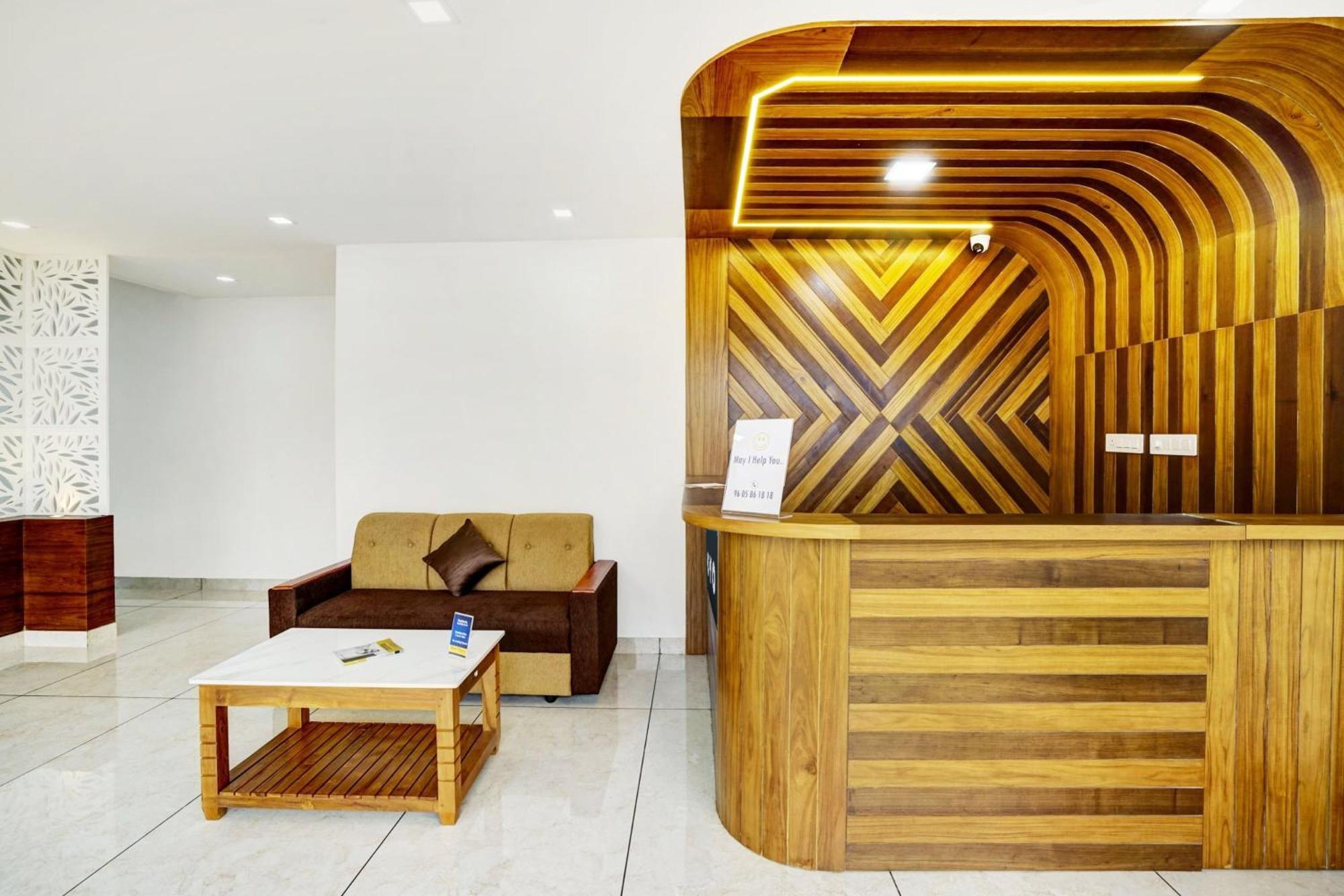 Pāppinisseri Hotel O Grand Parassini מראה חיצוני תמונה