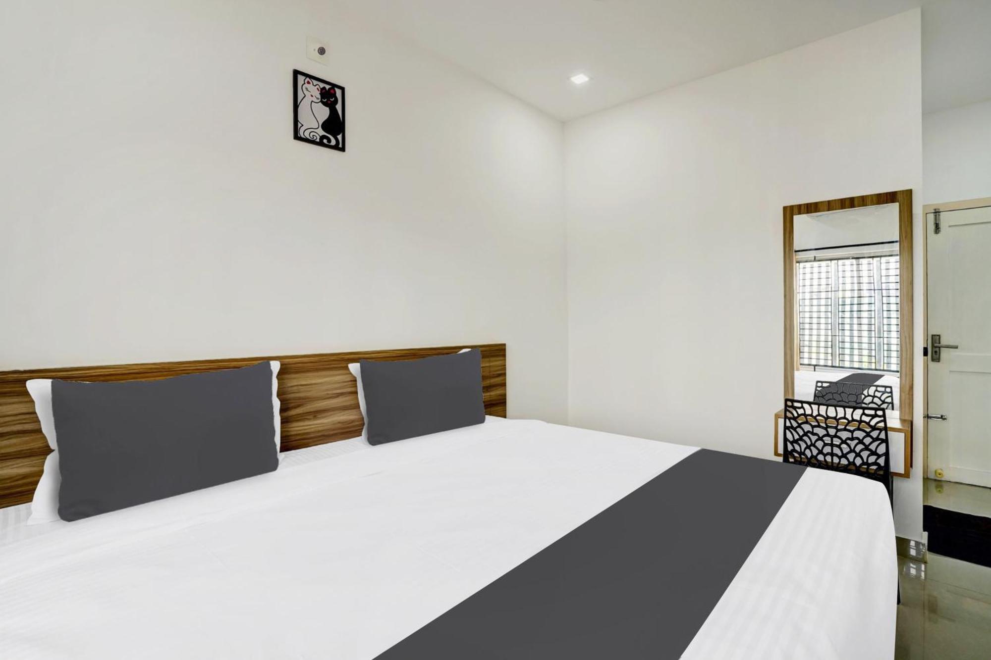 Pāppinisseri Hotel O Grand Parassini מראה חיצוני תמונה