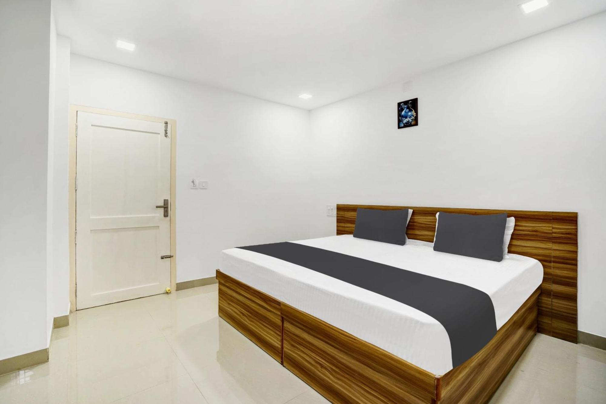 Pāppinisseri Hotel O Grand Parassini מראה חיצוני תמונה