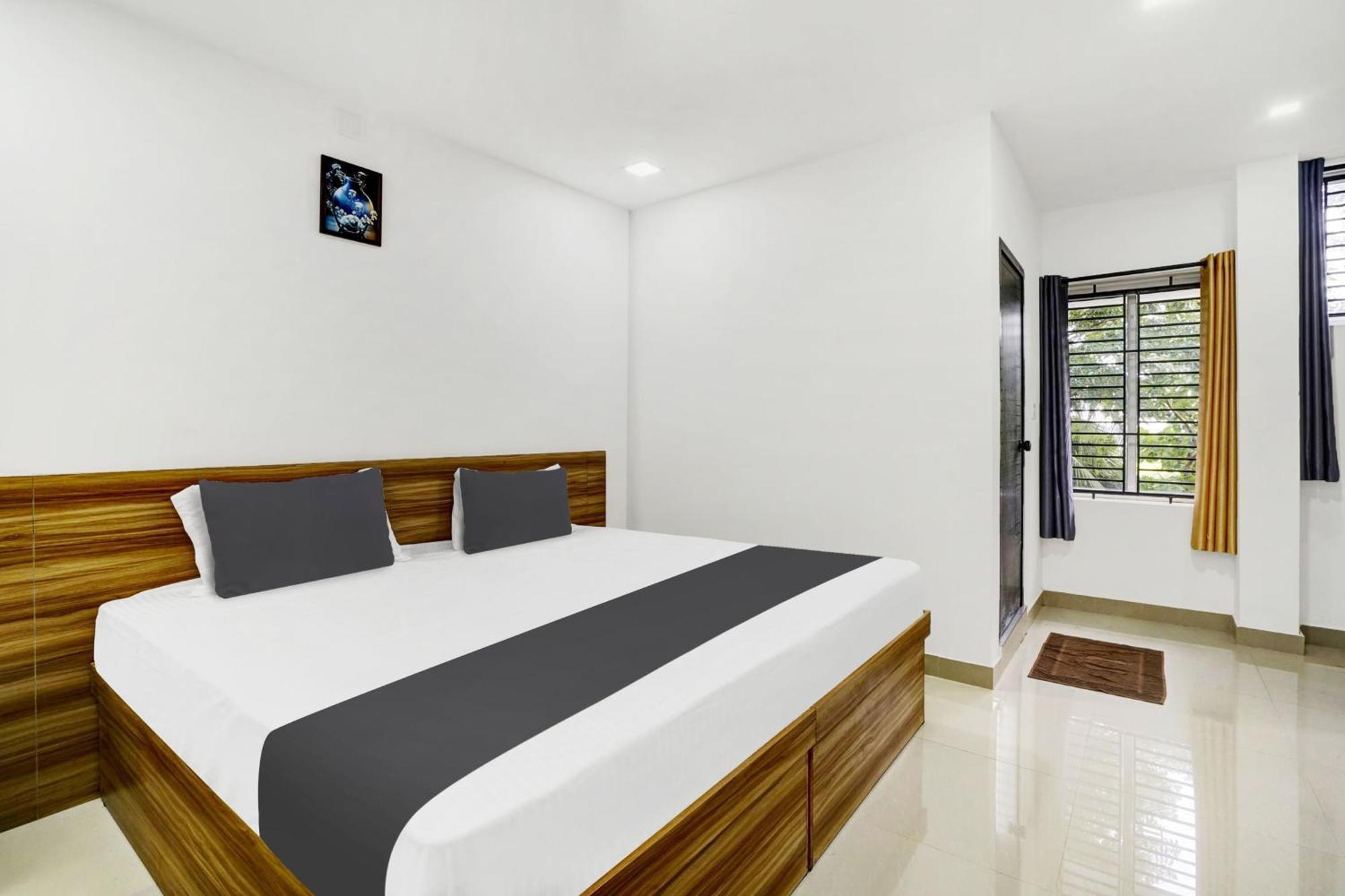 Pāppinisseri Hotel O Grand Parassini מראה חיצוני תמונה