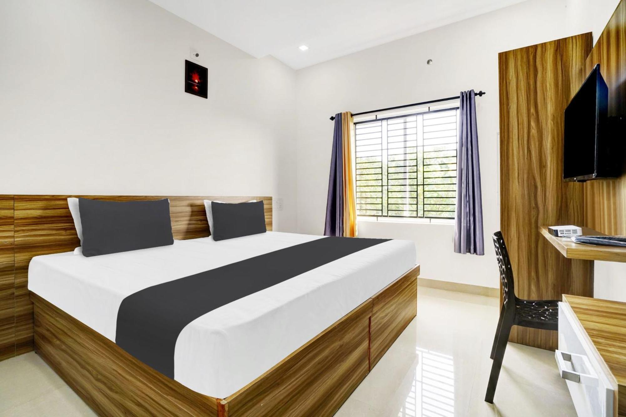 Pāppinisseri Hotel O Grand Parassini מראה חיצוני תמונה