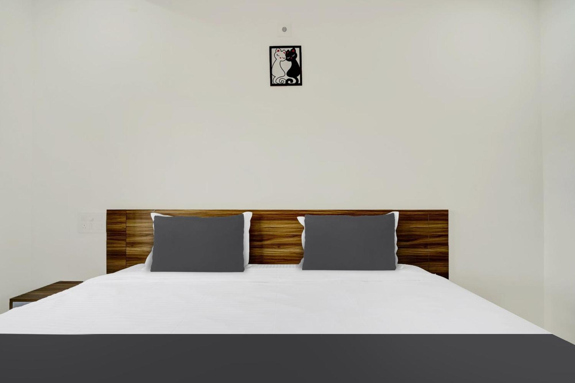 Pāppinisseri Hotel O Grand Parassini מראה חיצוני תמונה